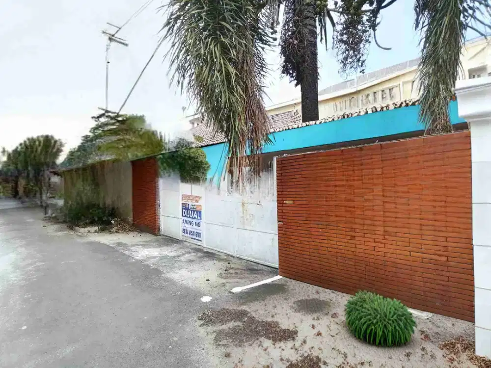 Rumah besar 1,25 lantai row jalan 2 mobil lokasi favorit dijual Tomang Grogol Jakarta Barat