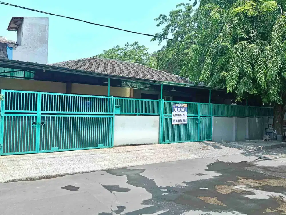 Rumah besar Hoek rapih 1 lantai row jalan 3,5 mobil dijual lokasi favorit Sunter Jakarta Utara