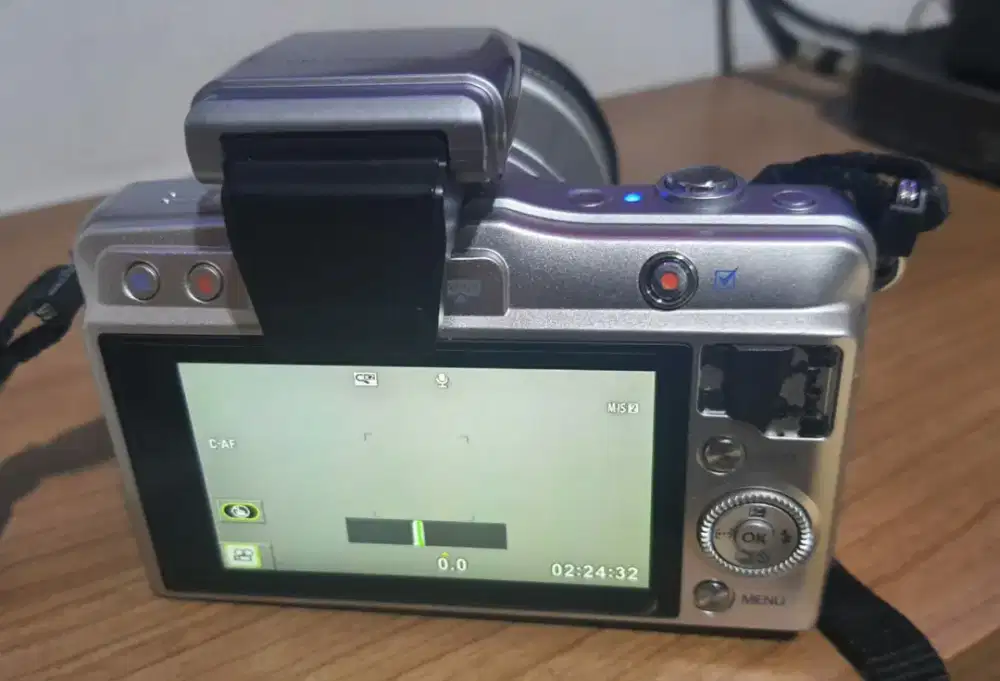 Camera olympus Pen E'-PM2(mirrorless)