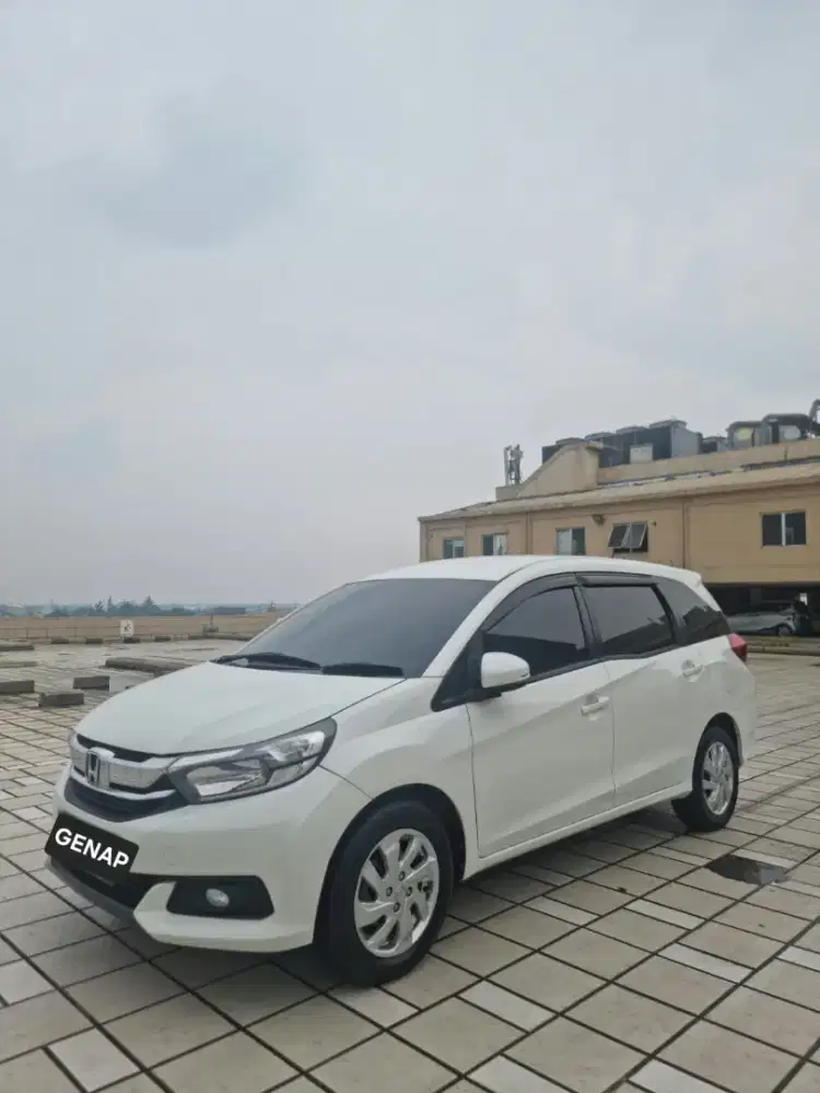 Honda Mobilio E matik 2017 Putih, terawat [tdp 8jt]
