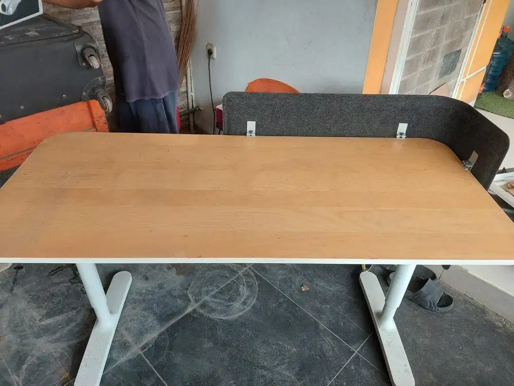 Meja kantor ikea