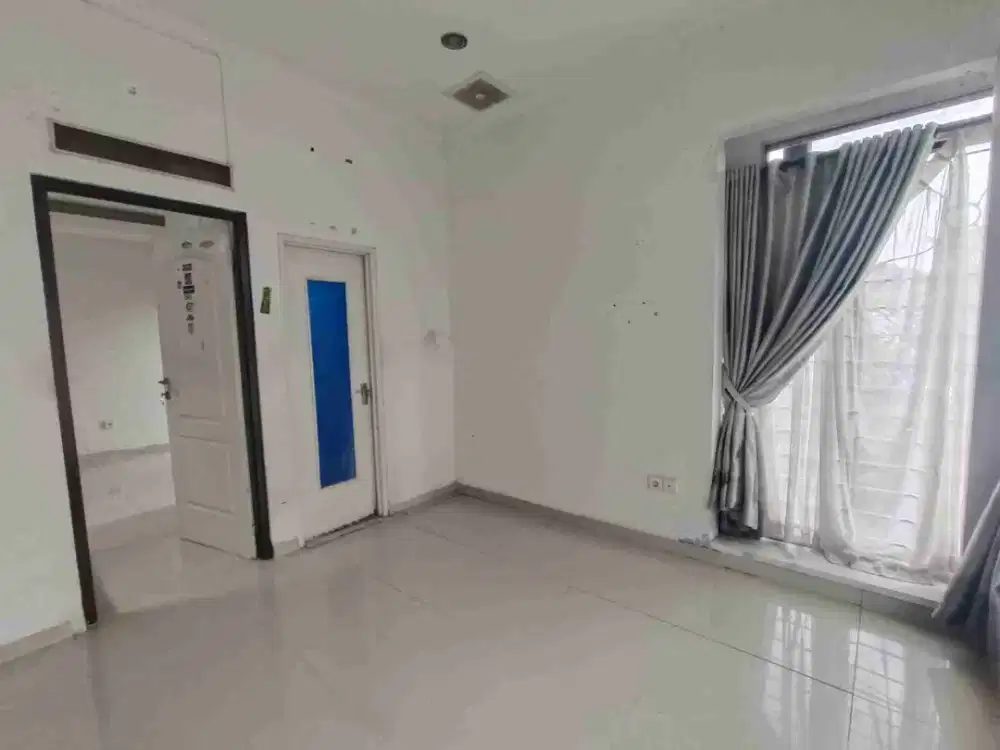 dijual rumah d depan taman siap huni di Cinere Tangerang selatan