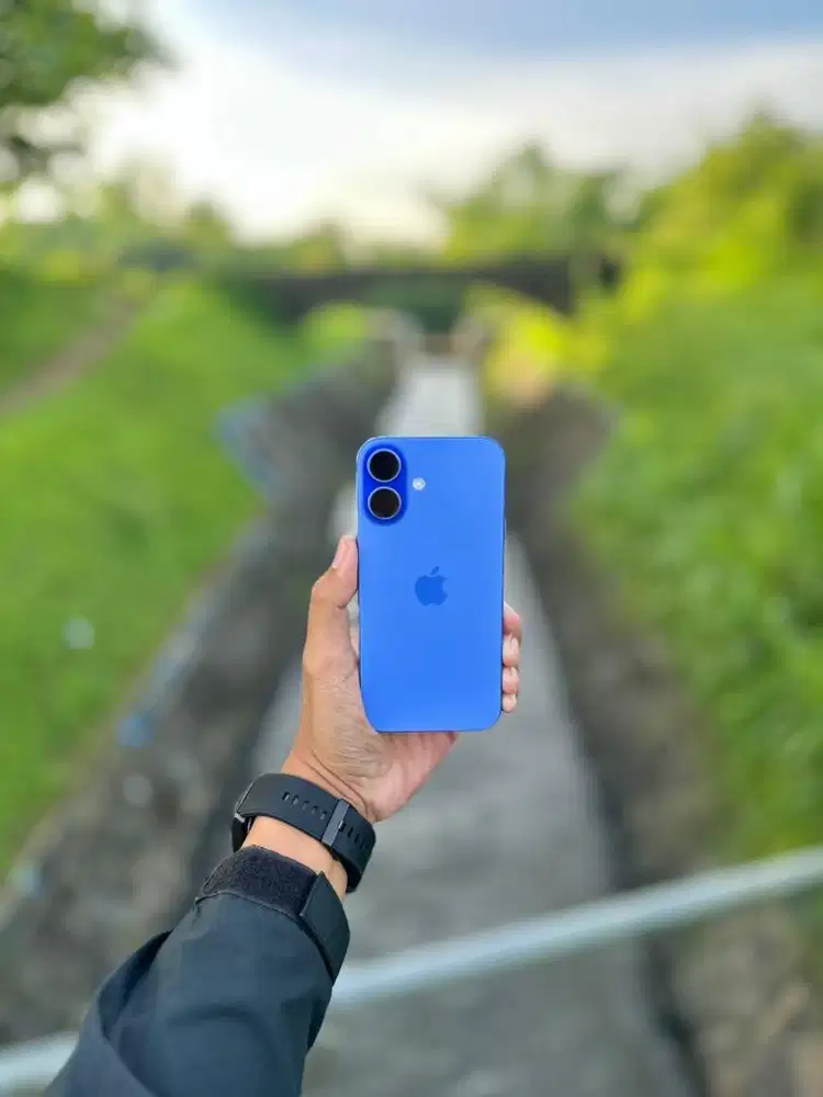 iPhone 16 Ultramarin 256GB iBox