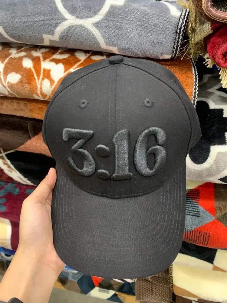 Topi hitam ukuran 7 1/4