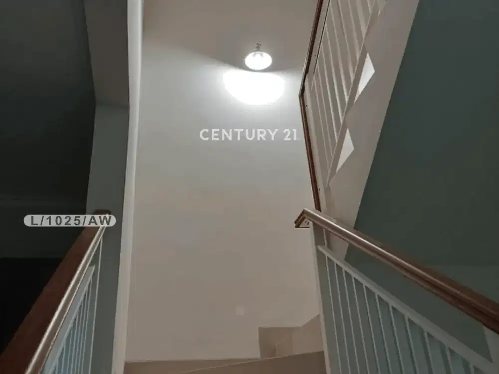 Rumah 2 Lantai Semi Furnished Di Taman Kopo Katapang Bandung