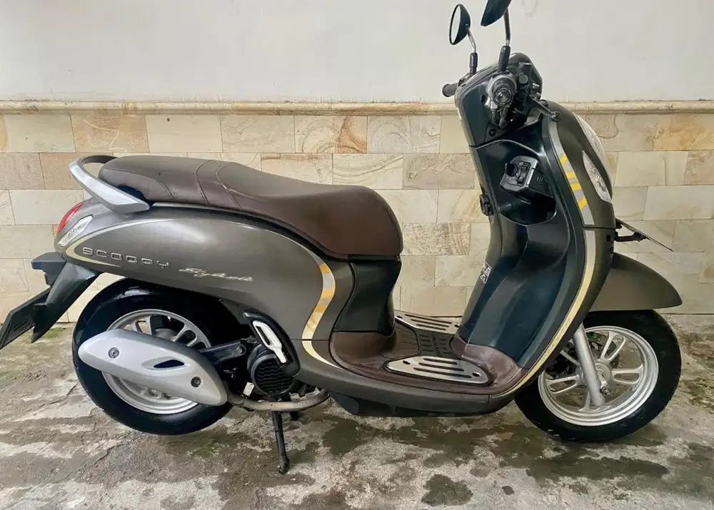 Scoopy stylish prestige 2021 W gresik (keyless)
