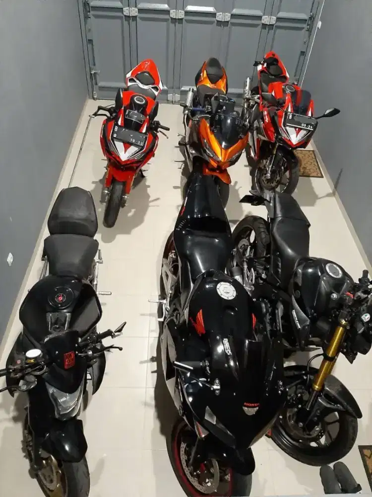 Open Calo/makelar Motor bekas 250cc showroom