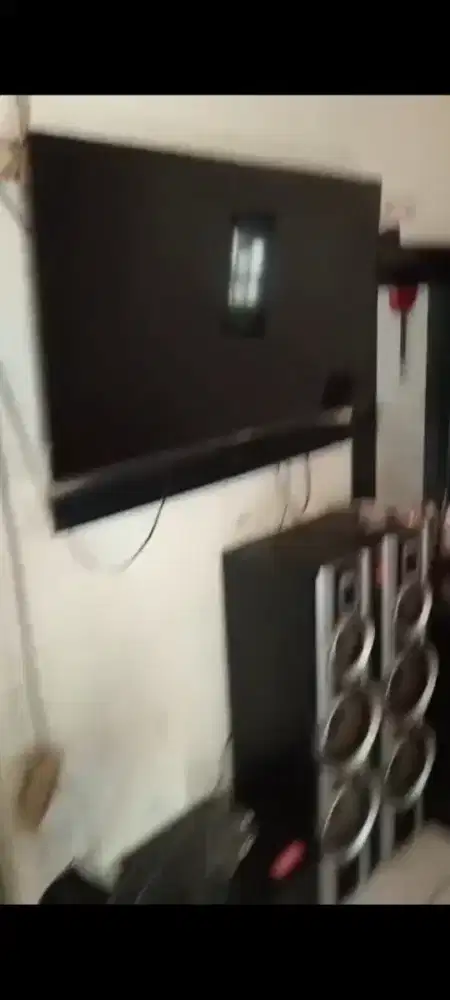 TV LED digital 43,speaker,kulkas 1 pintu merk Polytron semua jual 5jt