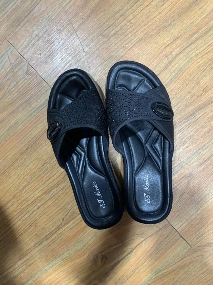 Sepatu wanita ukuran 36