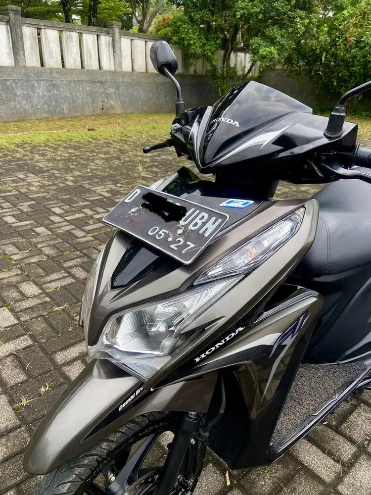 Honda Vario 125 (kzr) warna coklat (brown RARE)  Idling Stop