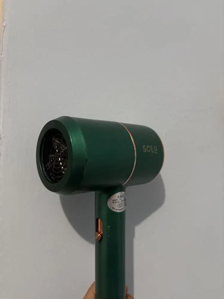 Hair dryer hijau