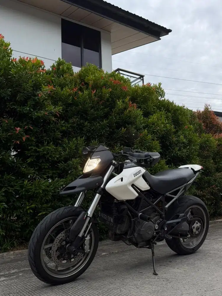 DUCATI HYPERMOTARD 796 2020 FULL PAPER (LOW KM )