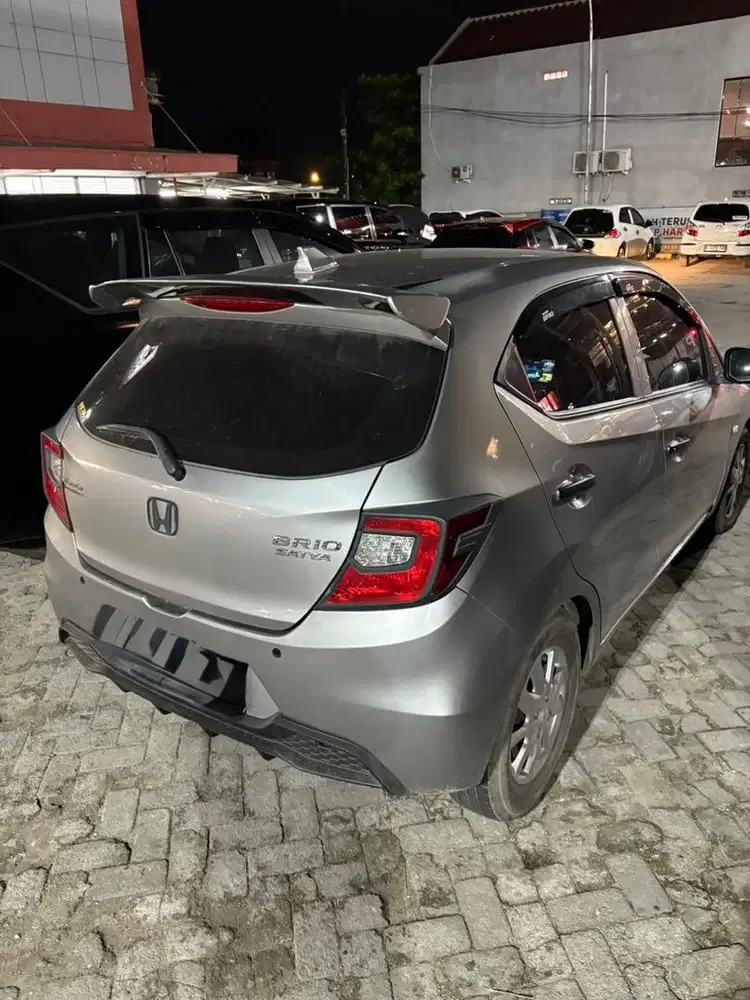 Brio Satya E Cvt km rendah