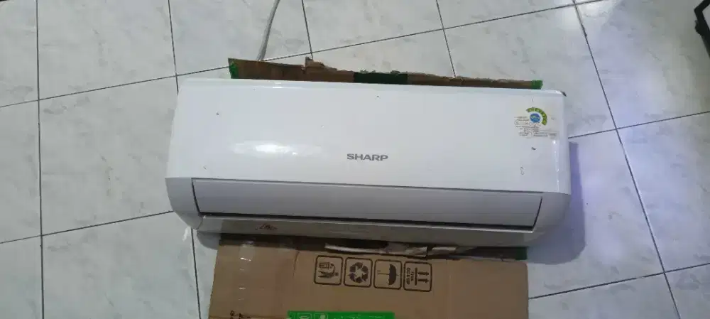 AC 1/2 PK Sharp bekas