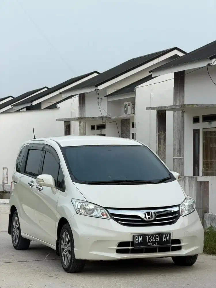 DI JUAL HONDA FREED 2012