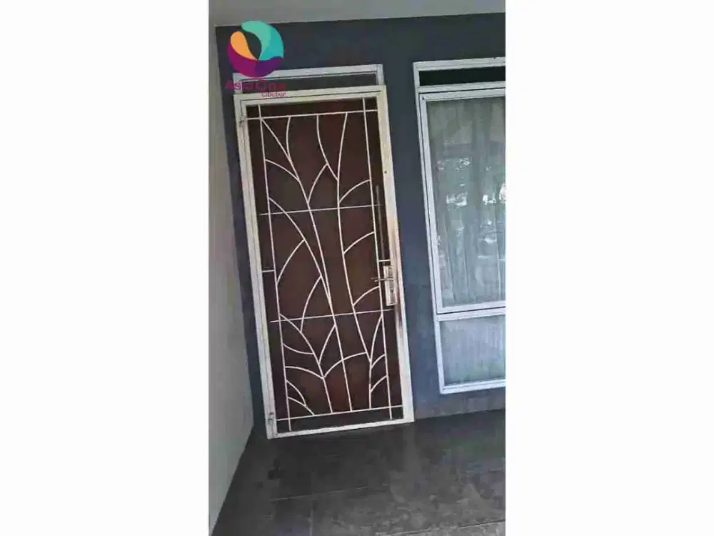 Dijual cepat rumah minimalis 2 lantai di metland transyogi