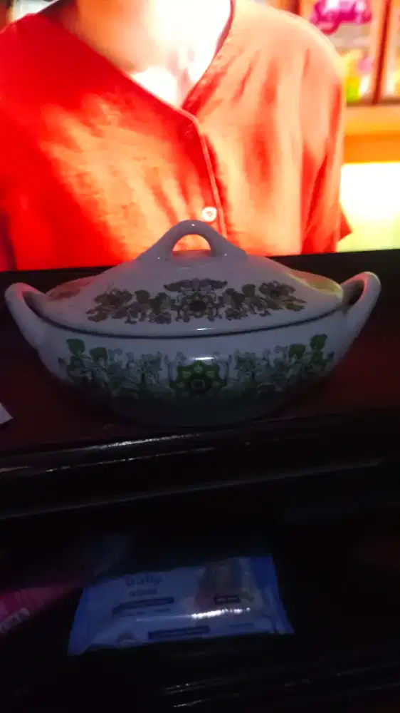 Guci sedang / pajangan bahan keramik jadul