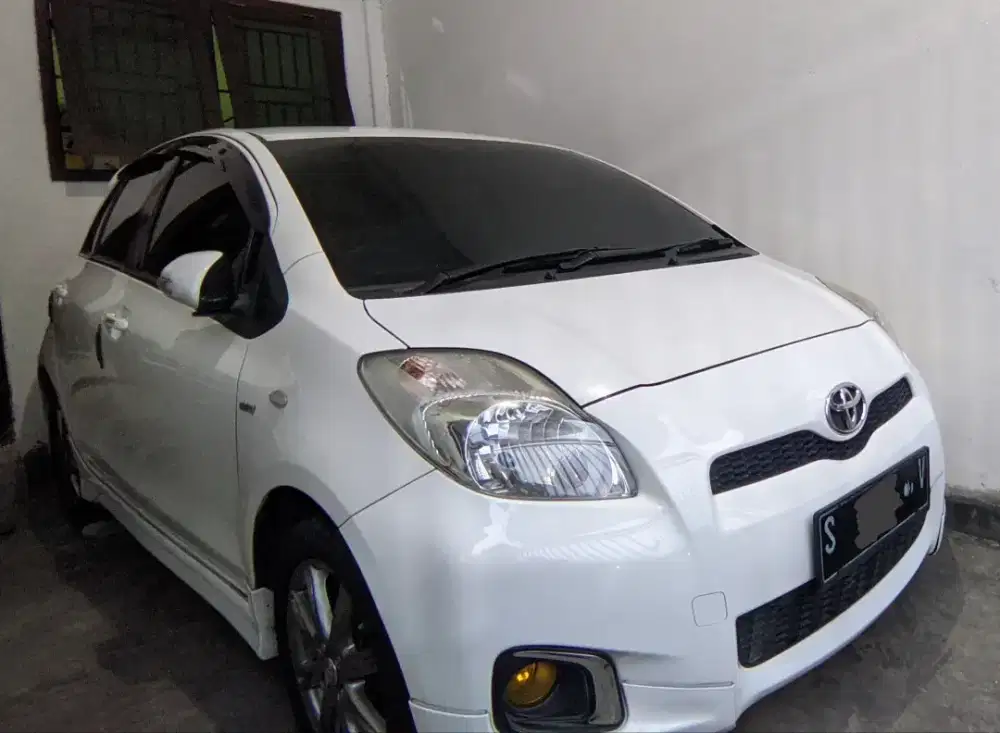 Yaris 2012 E manual putih
