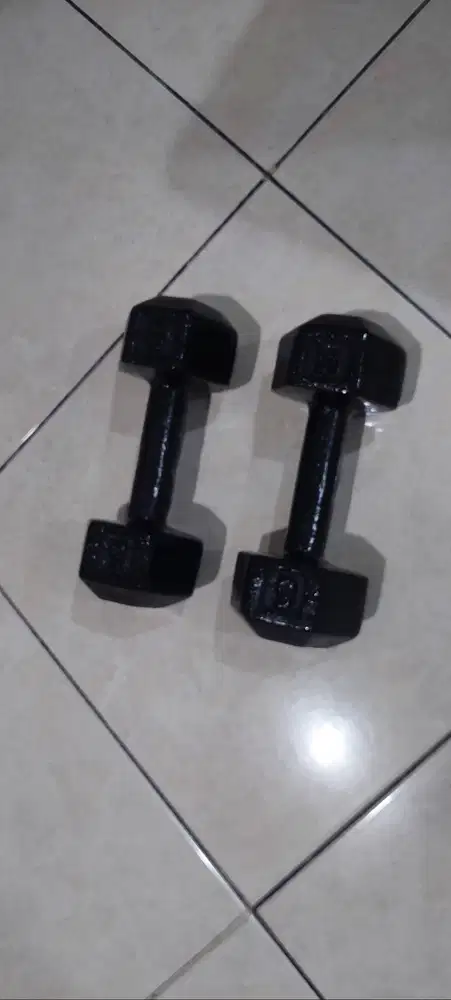 Jual cepat dumbbell 5kg kualitas sangat bagus dan kuat !