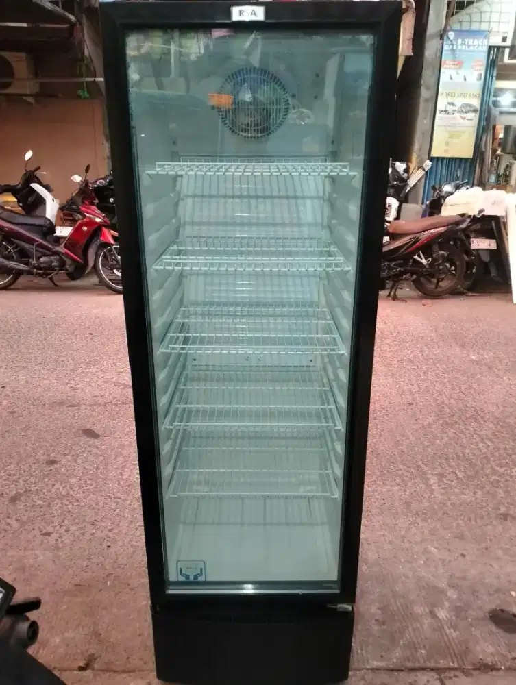 Showcase merek RSA 5 Rak dingin normal maknyos