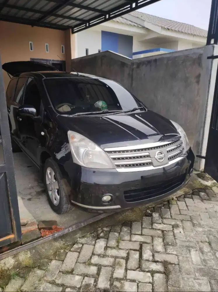 Jual livina matic 2010