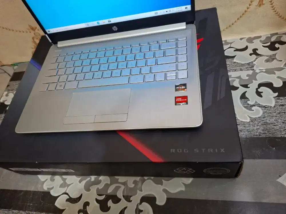 LAPTOP HP 14-DK1XXX PROCESSOR AMD RYZEN 3 3250U RAM 8GB SSD 256GB