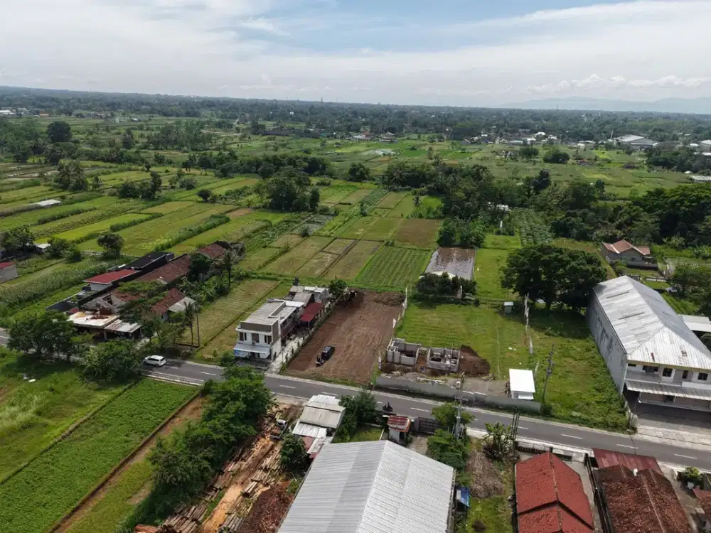 Tanah Strategis di  Pandowoharjo Mangku Jalan Utama, Harga 3,9Jt/m
