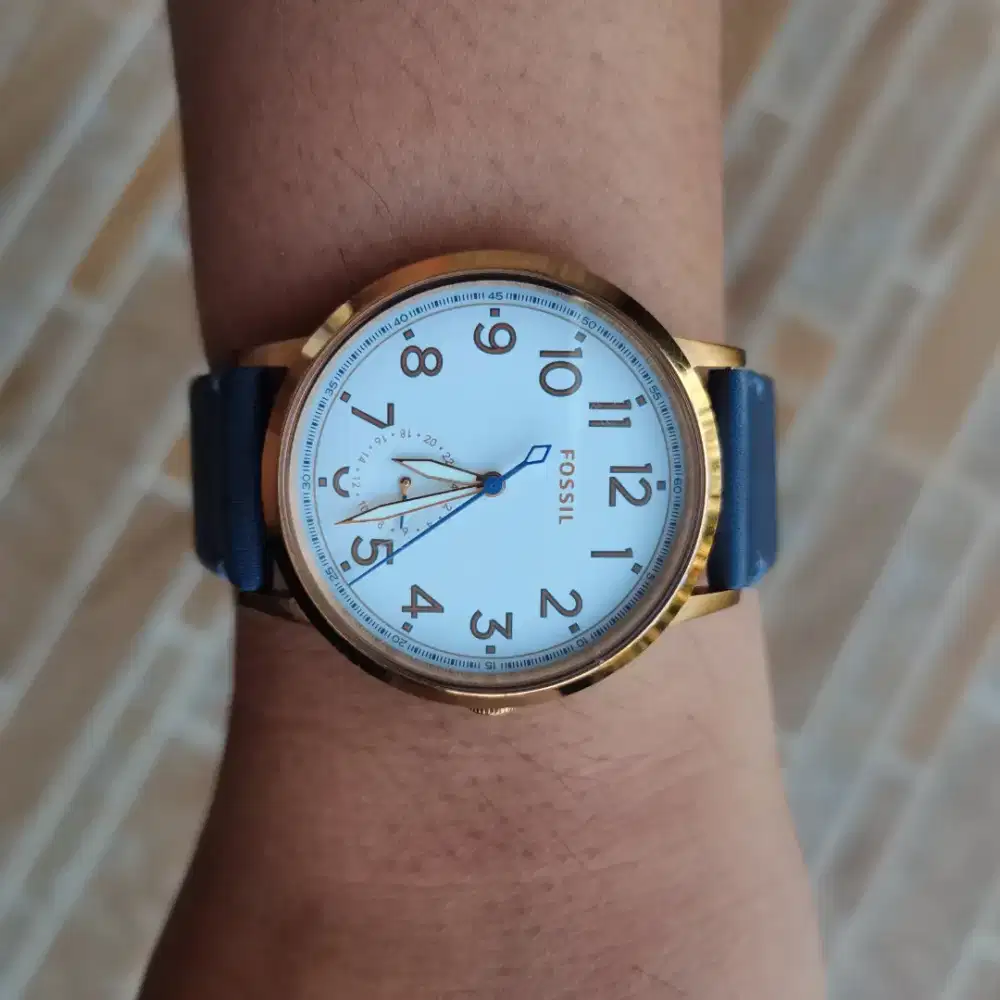 1104. JAM TANGAN KULIT FOSSIL   PRELOVED