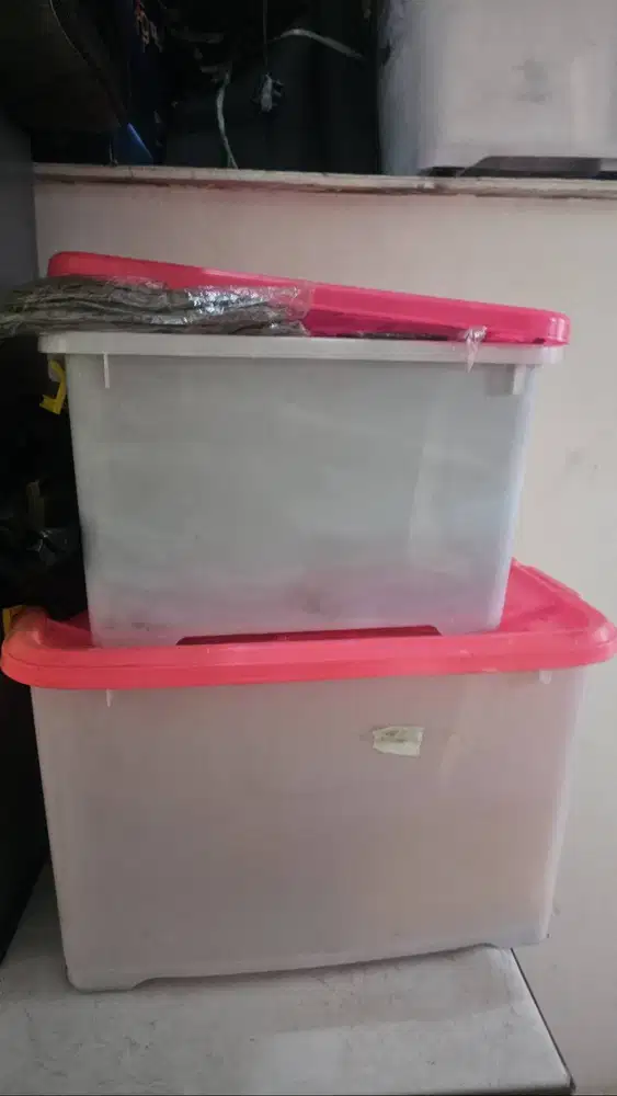 container untuk simpan barang kantor