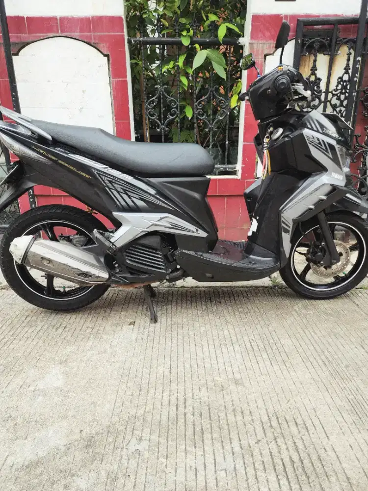 Yamaha Xeon GT 125 black