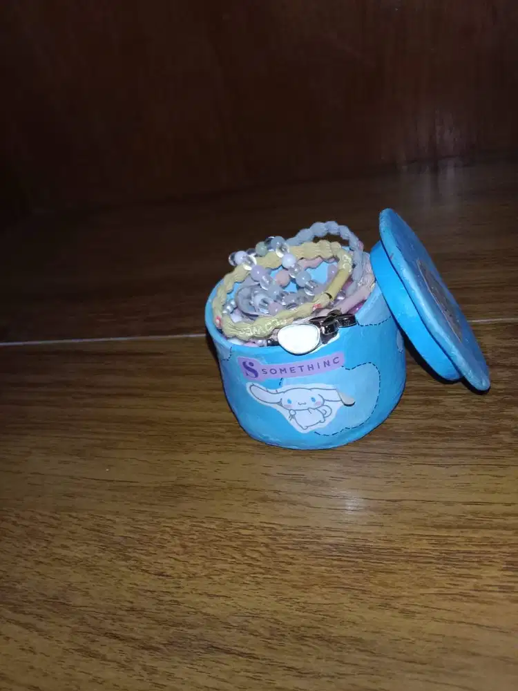 Kerajinan Tanah Liat Biru – Tempat Menaruh Aksesori (Bekas)