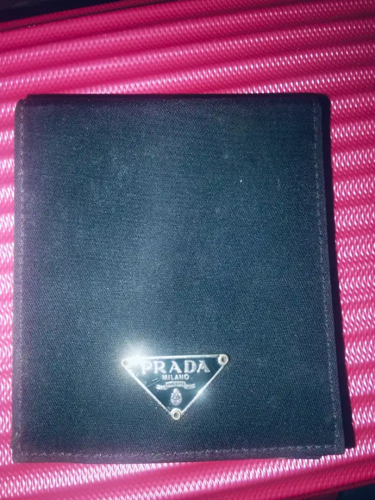 Dompet pria prada italy