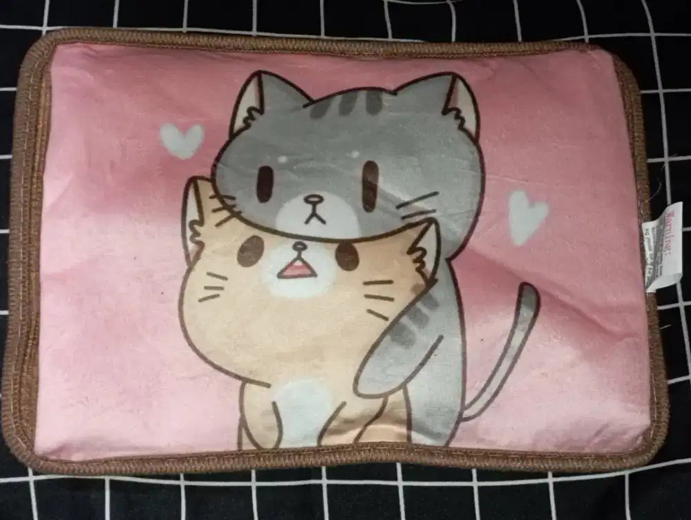 bantal penghangat nyeri haid