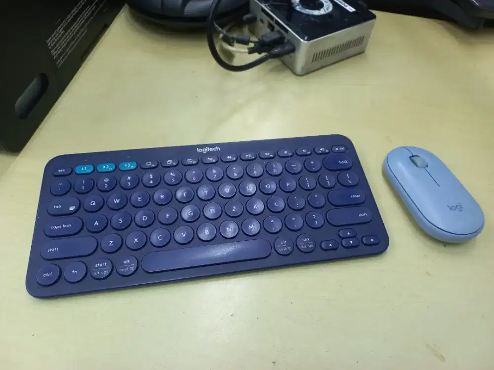 Keyboard Dan Mouse Bluetooth Logitech K380  Peeble M350
