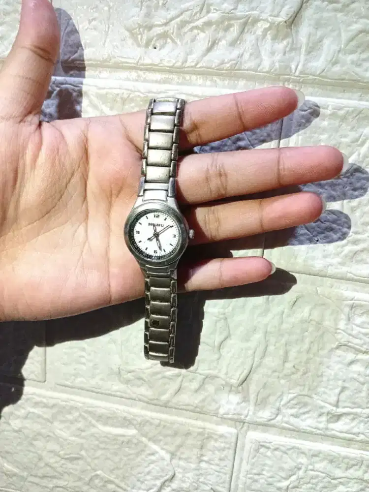 Jam tangan wanita