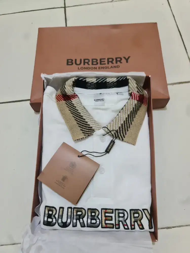 Kaos Polo Burberry