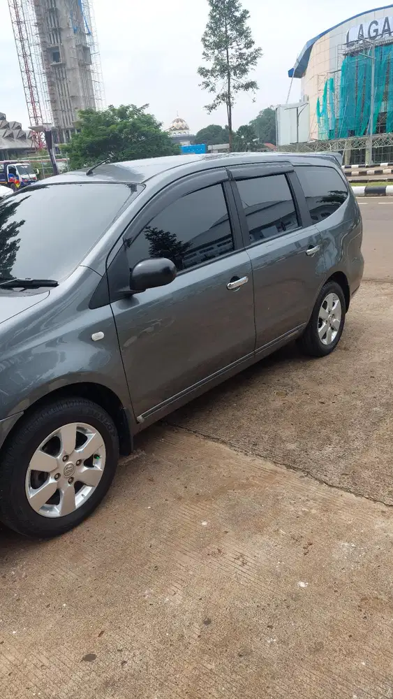 Nissan Grand livina 2009 Bensin