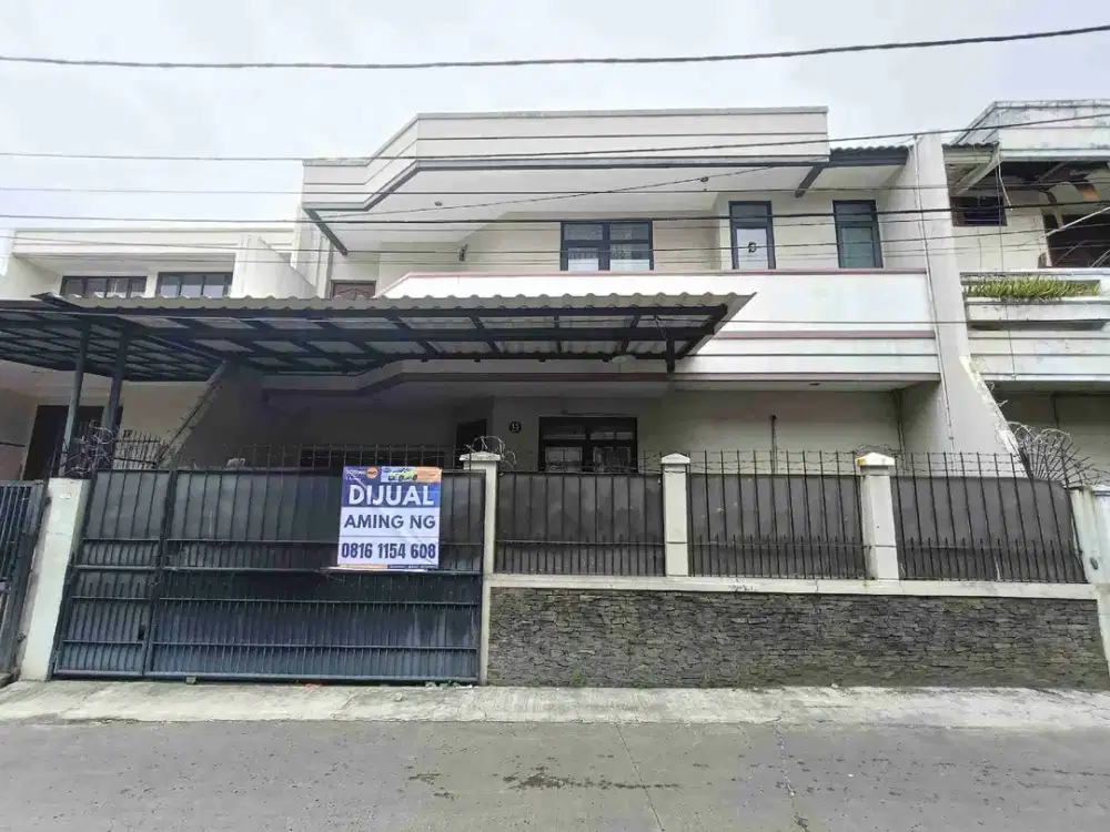 Rumah minimalis 2,5 lantai rapih & terawat semi furnished dijual Jatipulo Palmerah Jakarta Barat