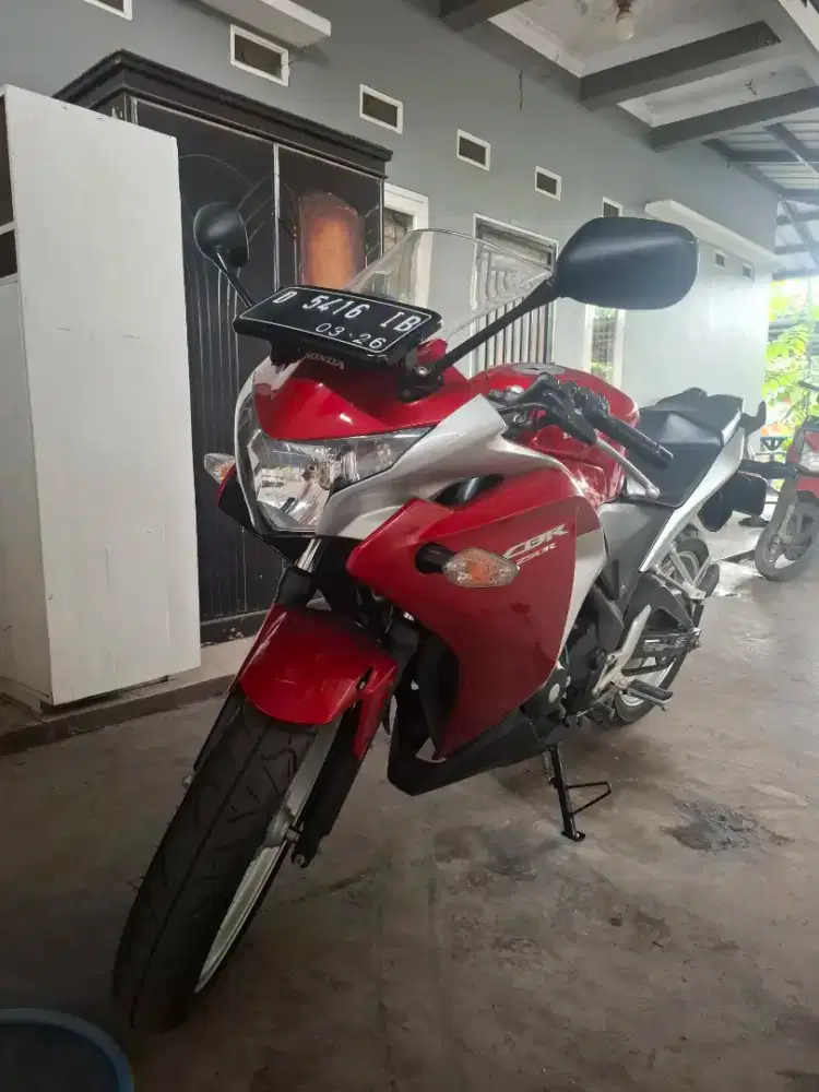Dijual Honda CBR 250R CBU Thailand tahun 2011 kondisi sangat istimewa.