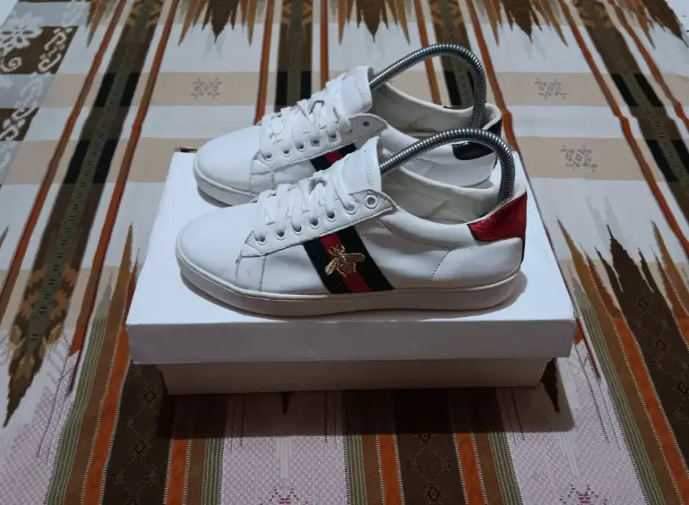 Sepatu seken size 37 insol 23 cm