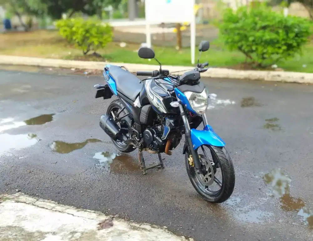 Byson 2015 biru nya cinta gress