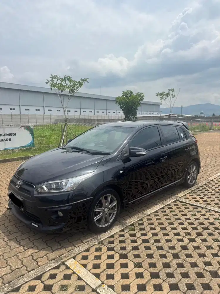 yaris g at 2014 hitam