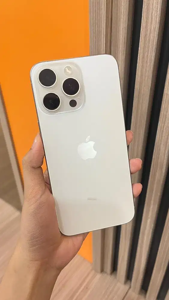 IPHONE 15PM 256 WHITE TITANIUM SECOND RESMI