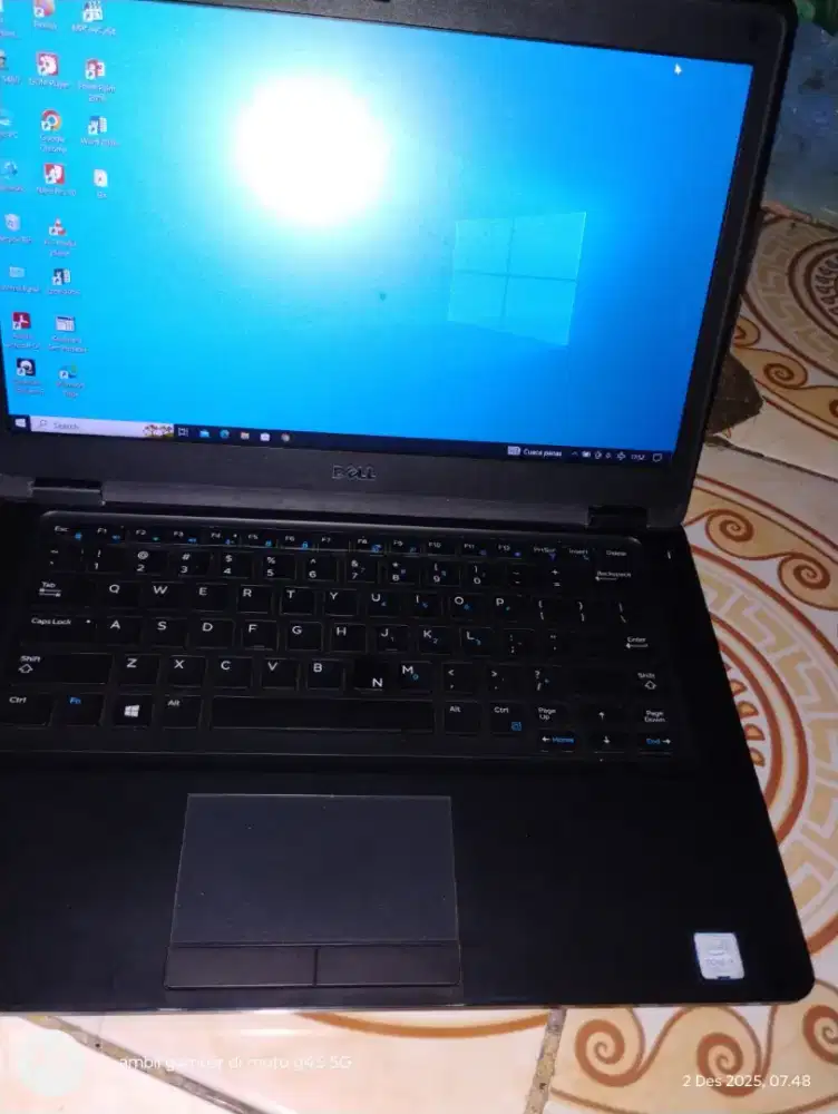 Jual cepat laptop merk Dell.