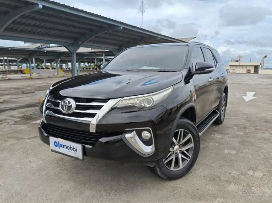 DP Rendah  15JT - Toyota Fortuner 2.7 4x2 SRZ Bensin-AT 2016 Hitam