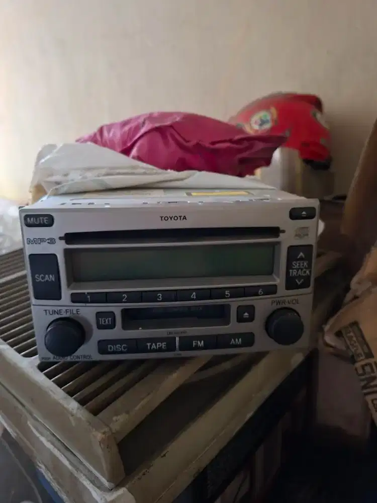 head unit / tape mobil (OEM Toyota car stereo) kijang inova