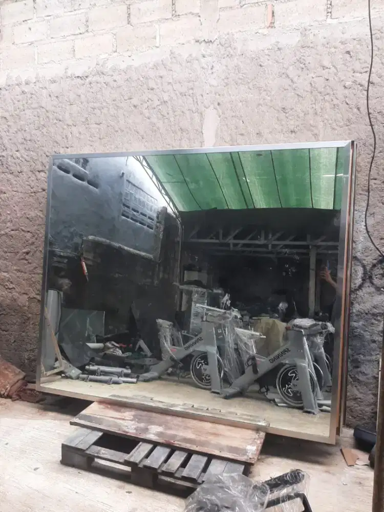 Kaca cermin dimond besar