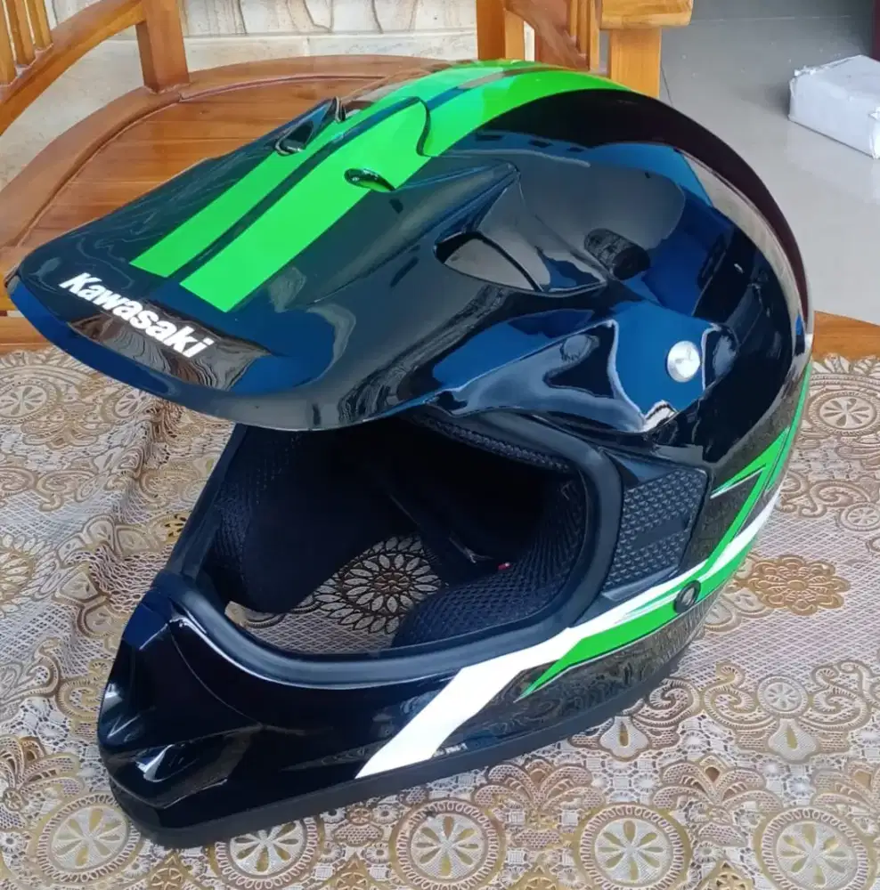 Jual helm jarang dipake masih bagus