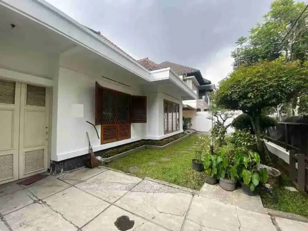 Rumah Klasik Terawat di sayap Gatsu dan Burangrang