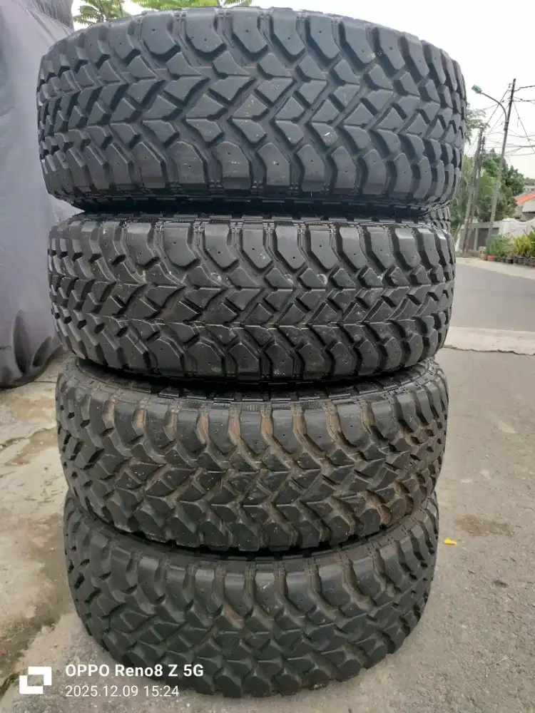 Jual ban copotan mrek Hangkok Dyanpro M/T ukuran 265 75 R16 kond 90%